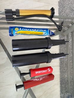 Air pumps ,  Looks like new  ,  all  For