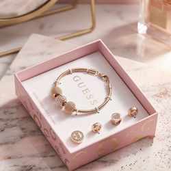 💖 Set GUESS Rose Gold - Pulsera + Charms Personalizables 💖