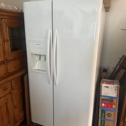 Refrigerator Works Great 