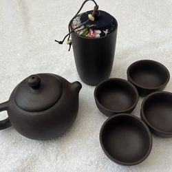 Ceramic Tea Set with Case – Teapot + 4 Cups Travel Set (Like New)