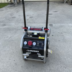 Huksy 4.5gal Quite Air Compressor 