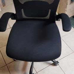 FREE DESK CHAIR for Sale in Louisville, KY - OfferUp