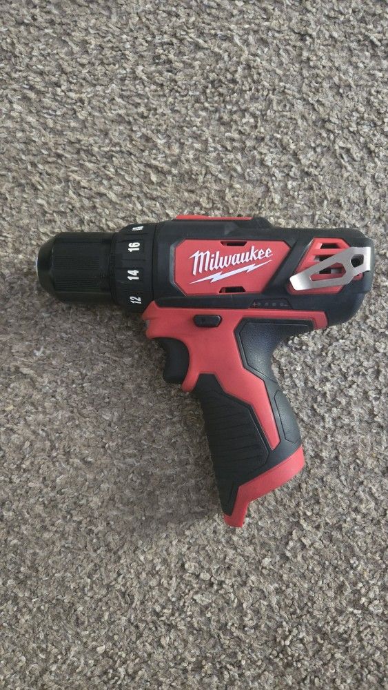 Milwaukee Drill/Driver 12volt