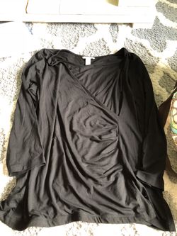 Banana republic women’s top size large its solid black worn once