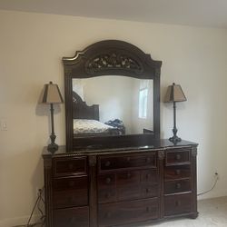 Ashly King Size Bedroom Set