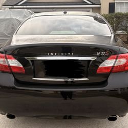 2012 Infiniti M37