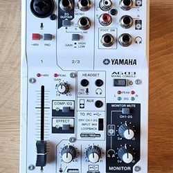 Yamaha AG03 mixing console
