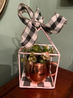 Decorative Copper Mug Arrangement with Wire Frame