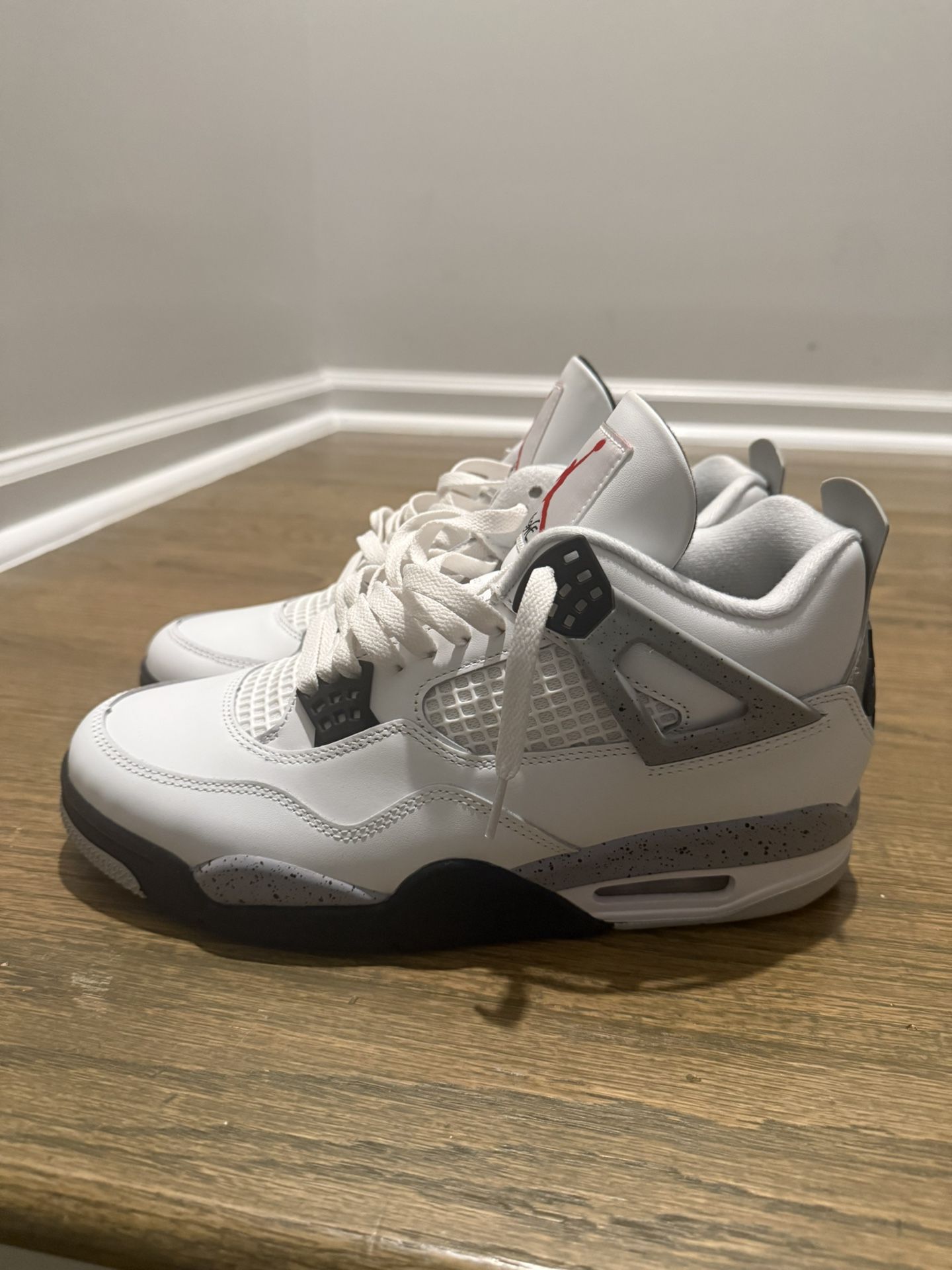 WHITE CEMENT JORDAN 4 SIZE 10