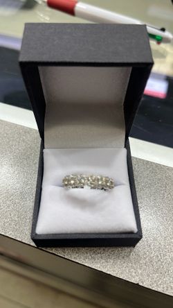 White gold diamond ring
