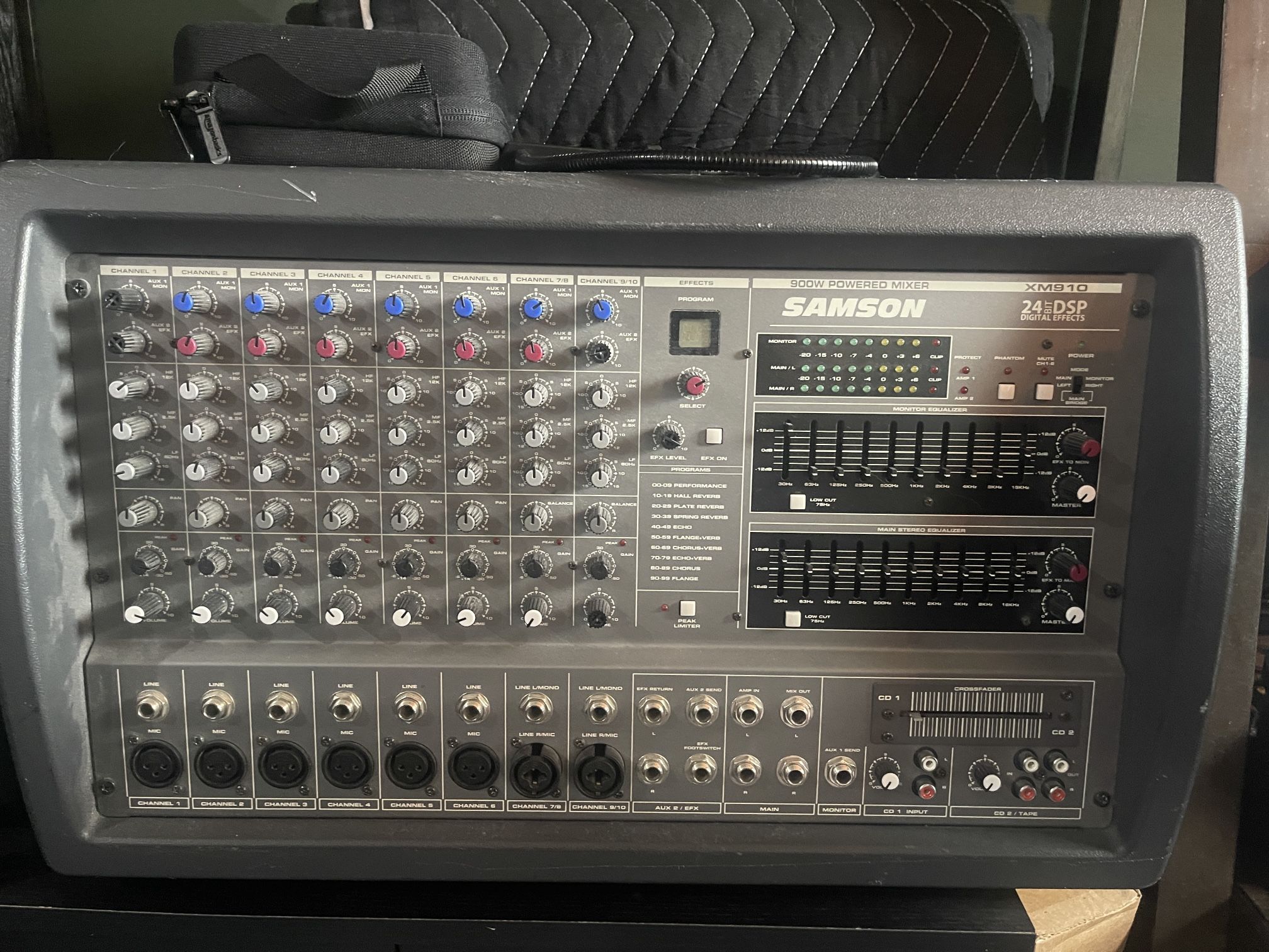Samson XM910 900W Powered Mixer