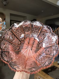 Beautiful vintage pink plate/candy dish/ bowl
