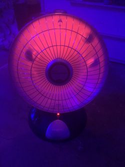 Good Condition Presto Heat Dish 