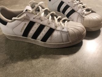 ADIDAS superstars gym shoes size 5 1/2