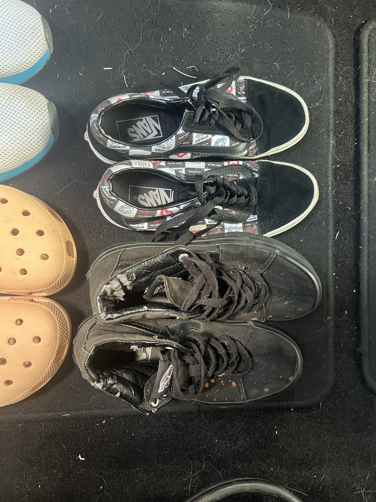 Men’s/ Women’s Shoes!!