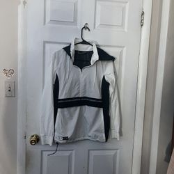 Women’s Under Armour Windbreaker 