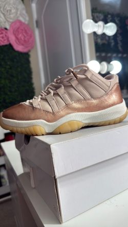 Women’s Air Jordan 11 retro low 5.5
