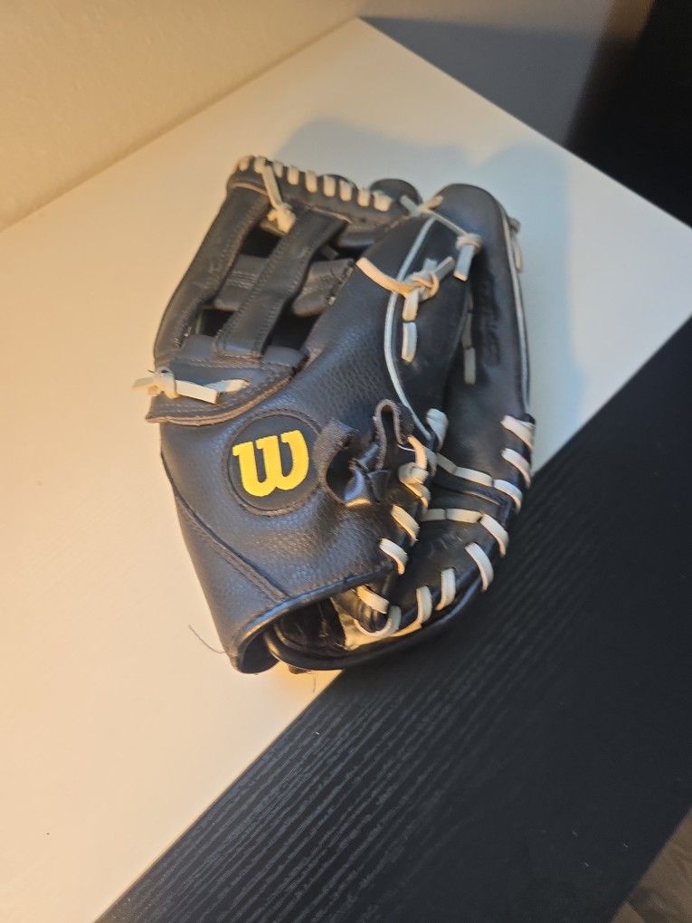 Wilson Basball Glove