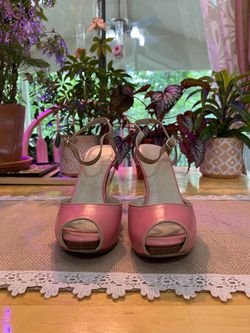 Nine West size 8 platform heels