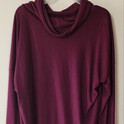 LULAROE LARGE BUTTON SLEEVE WOMANS TOP