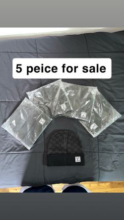 5 Men’s Brand New Beanies