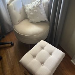 Rotating Tommy Hilfiger Chair + Leg Rest