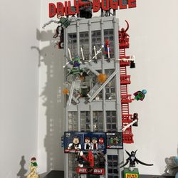 LEGO Daily Bugle Marvel Spider-Man 76178 Complete Set w/ Minifigures & Manual