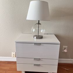 Night Stand With Table Lamp