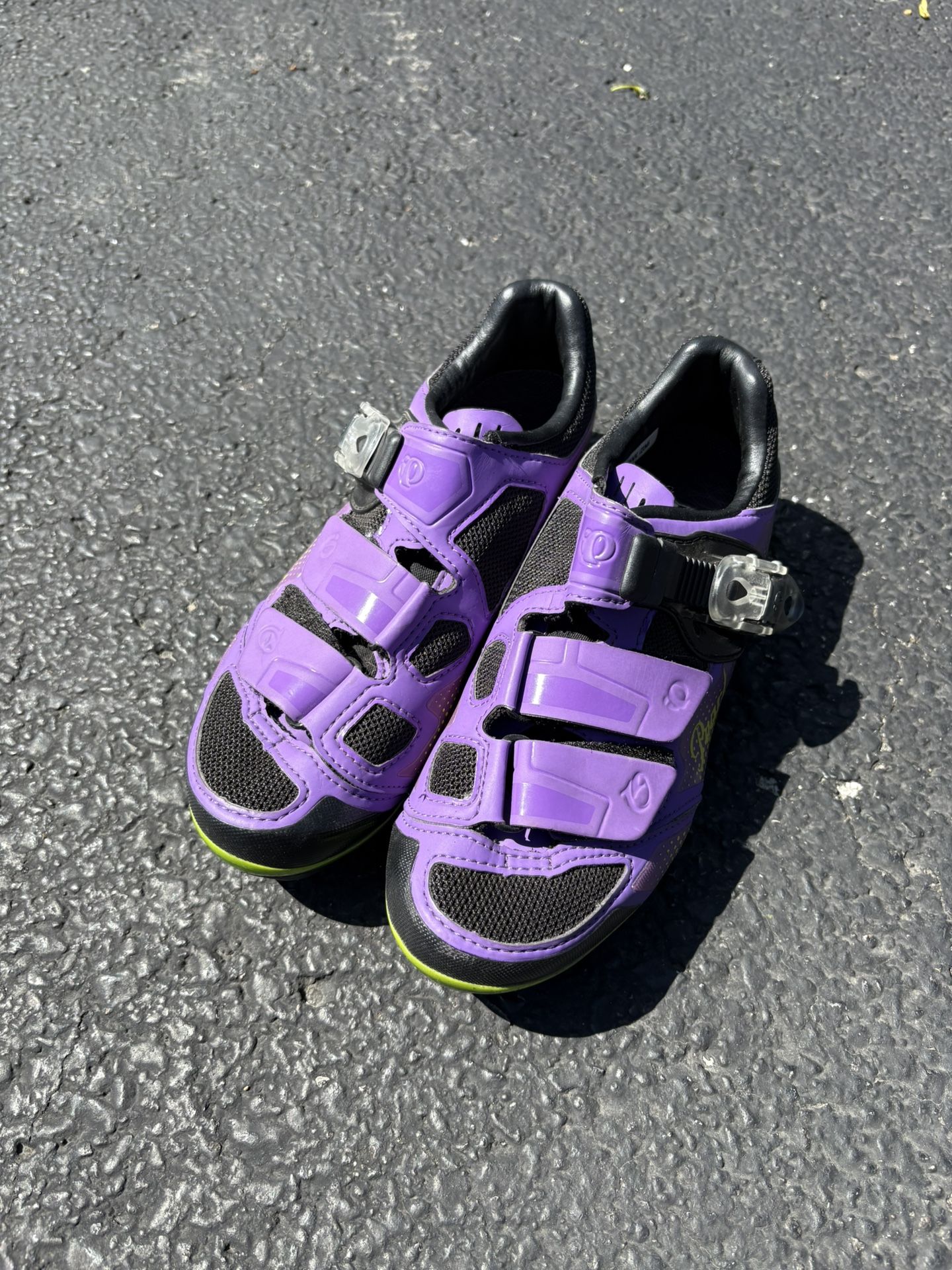 Carbon Cycling Shoes