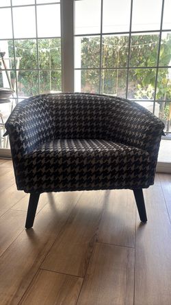 Houndstooth Upholstered Barrel Accent Chair