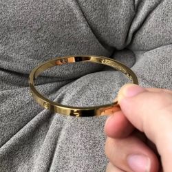 Cartier love bracelet yellow gold in size 17
