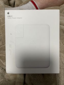 USB - C  140W Power adapter 