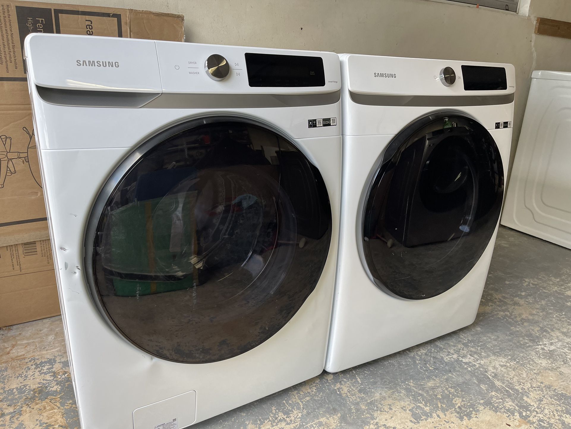 New Open Box Samsung Washer And Dryer 27” 
