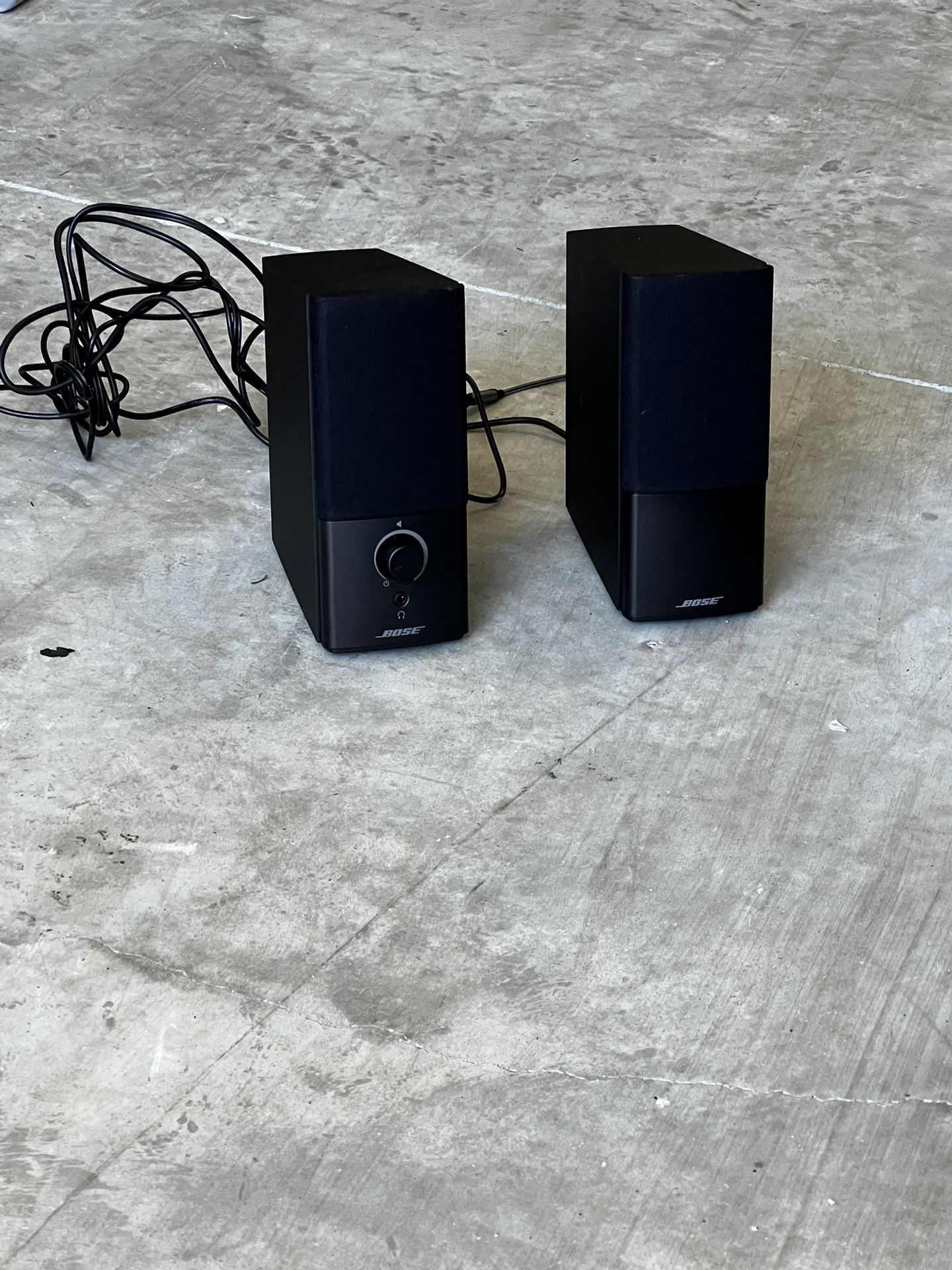 Bose Desk Speakers 