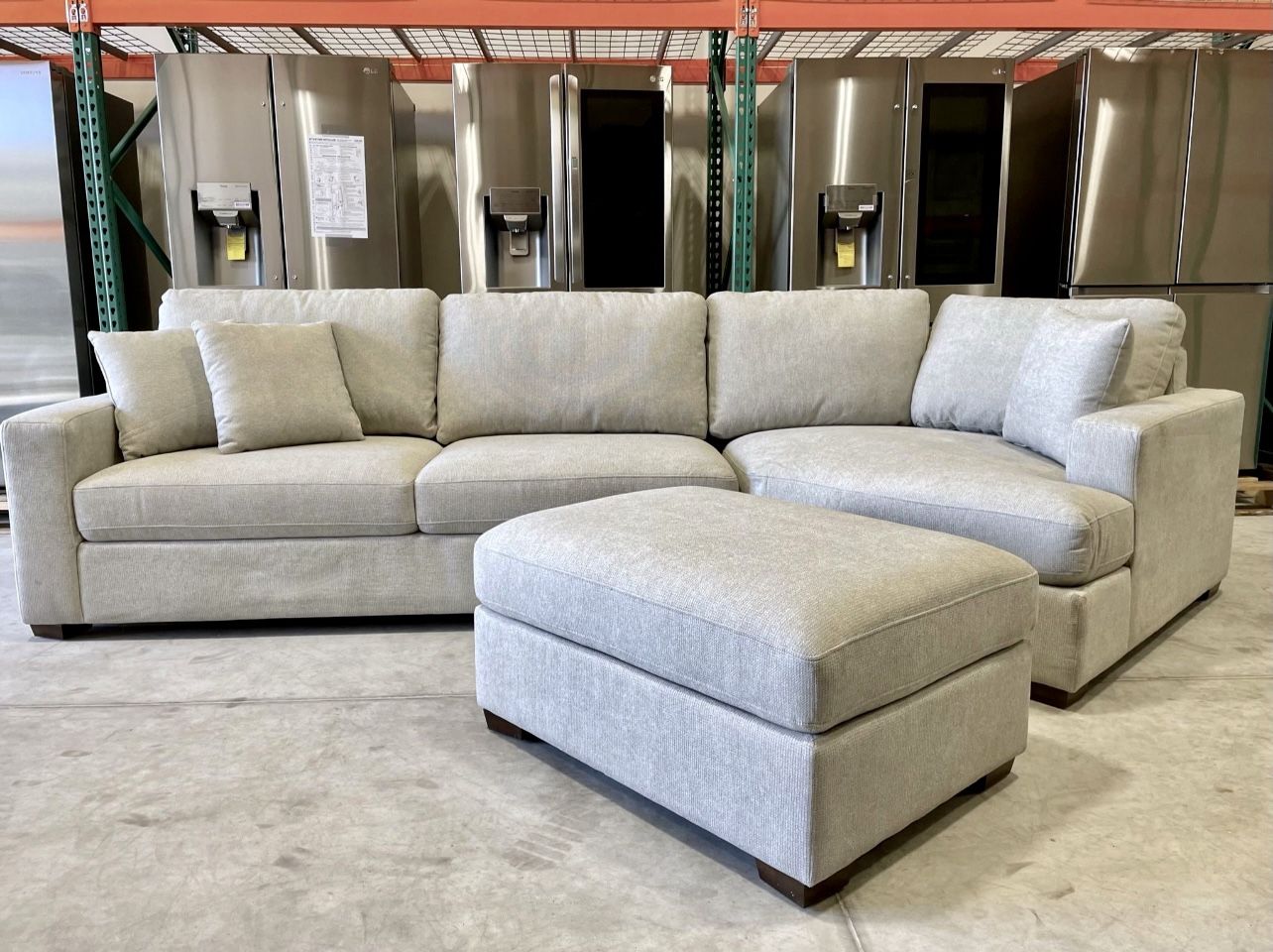 Free Delivery Brand New Thomasville Ezra Light Gray Fabric Sectional with Ottoman [Costco $1799+tax]