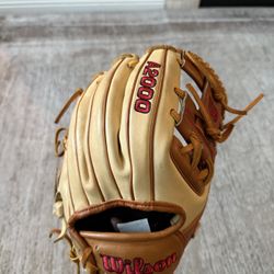 Wilson A200 glove