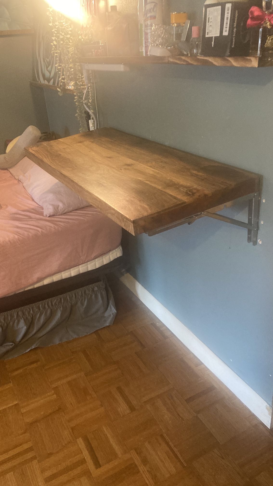 Floating Table 