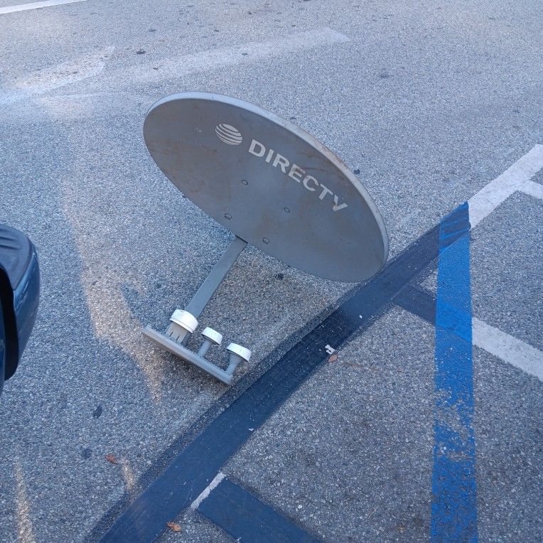 Direct TV Sattelite Dish