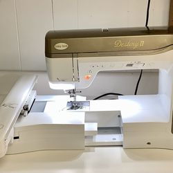 Embroidery Machine\Sewing Machine - Baby Lock Destiny II
