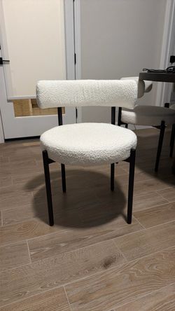 Set of 4 White Bouclé Dining Chairs