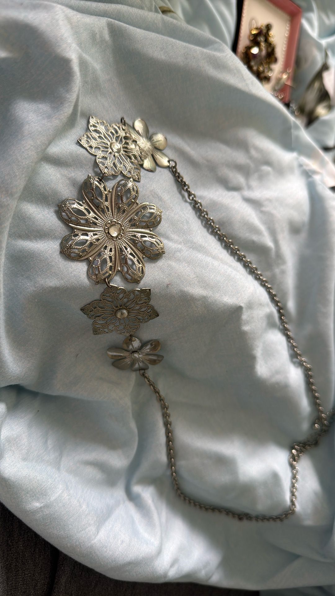 Women’s necklace, silver