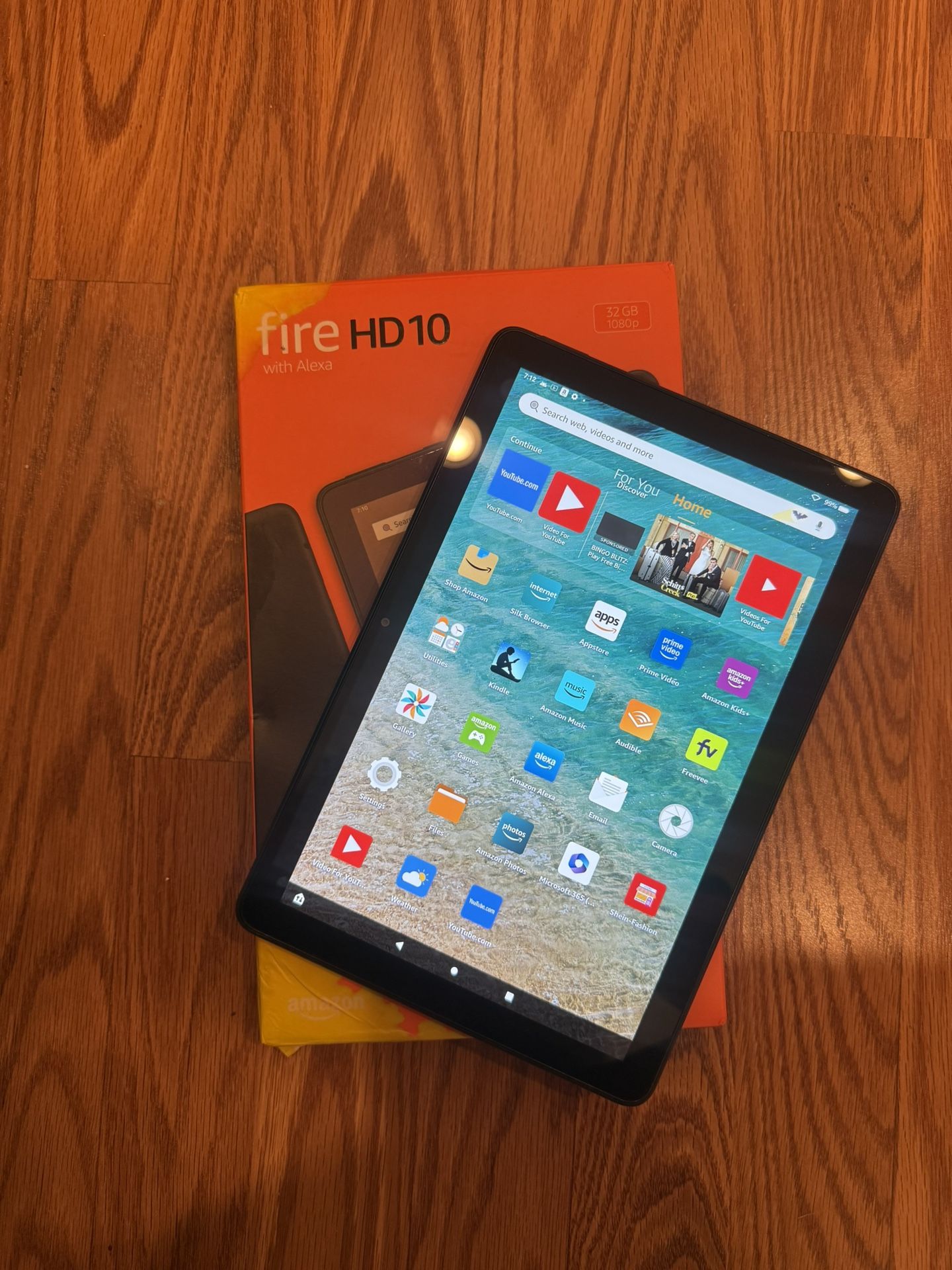 Amazon Fire HD 10 tablet (newest model) built for relaxation, 10.1" vibrant Full HD screen, octa-core processor, 3 GB RAM, 32 GB, Black