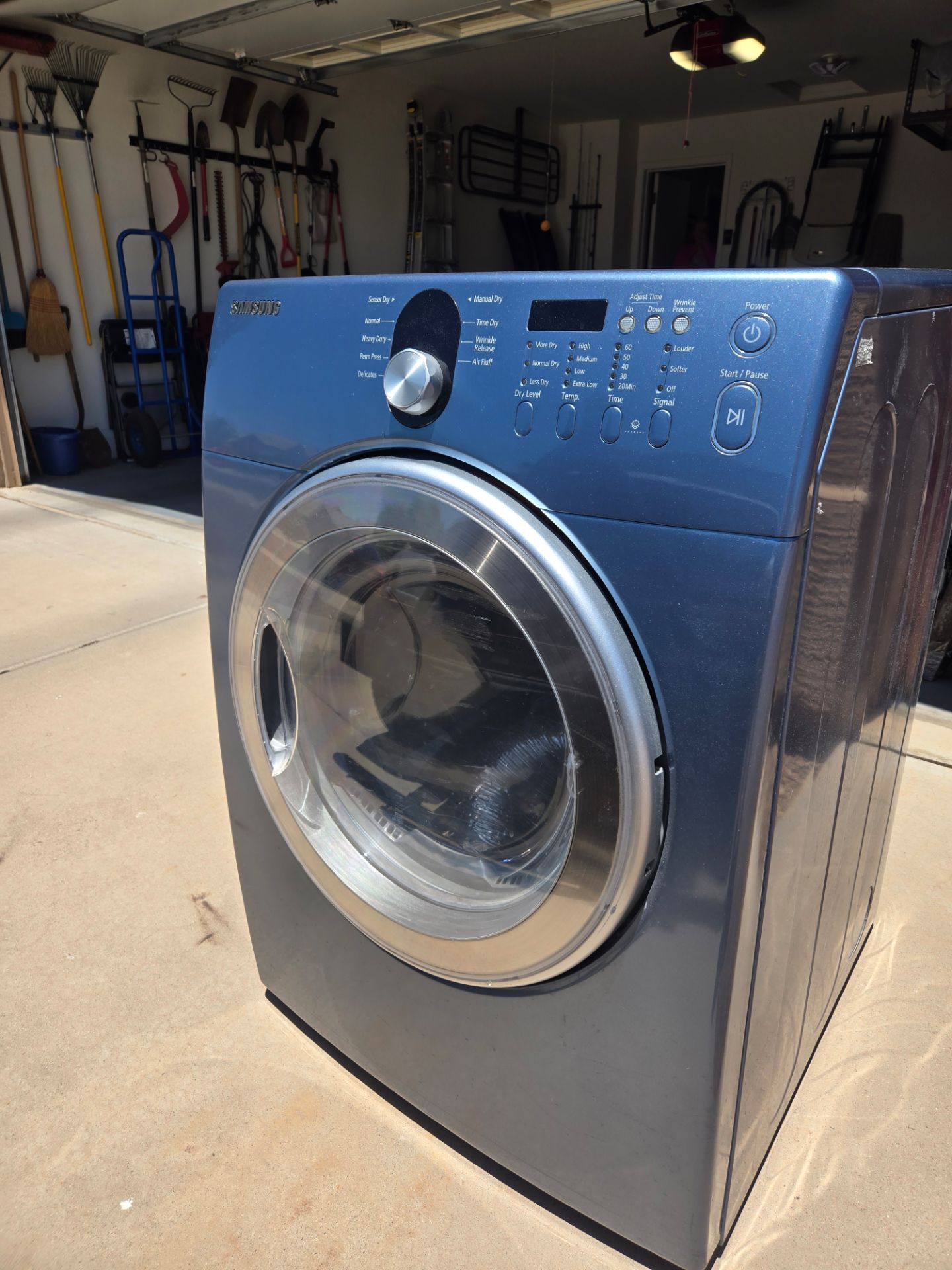 LG Dryer - Clean and Works Well
