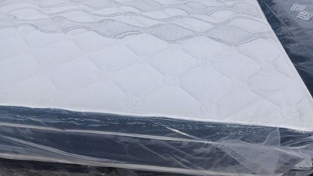 Brand New King Size Pilllowtop Mattress Included Box Spring Free Delivery