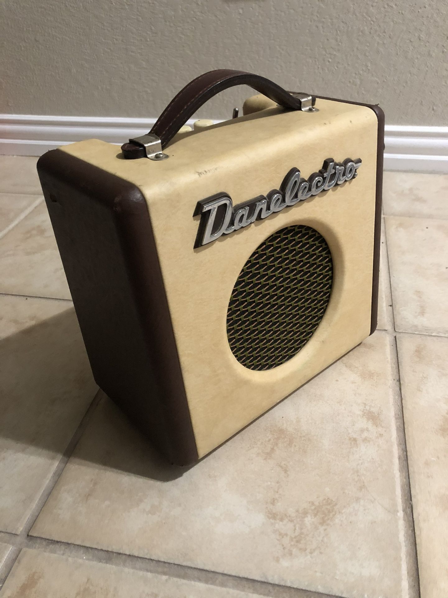 VINTAGE Danelectro Dirty Thirty Guitar Amp