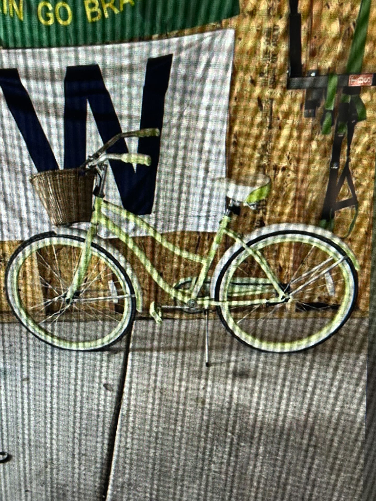 Huffy 26β Women Cruiser Bike