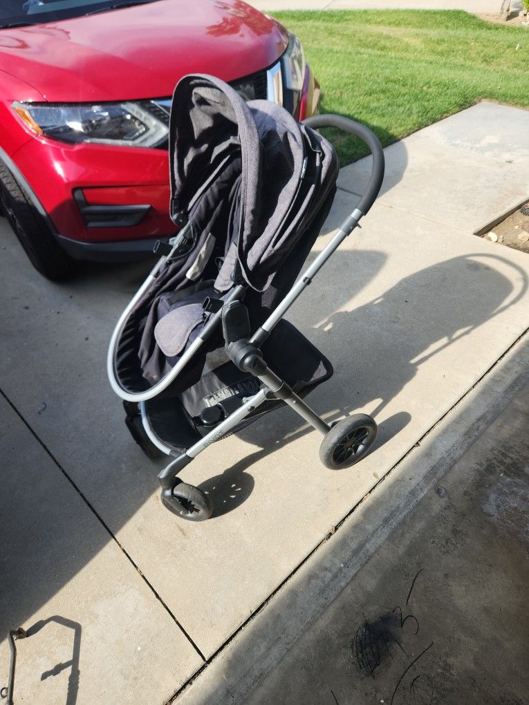 evenflow pivot stroller. free