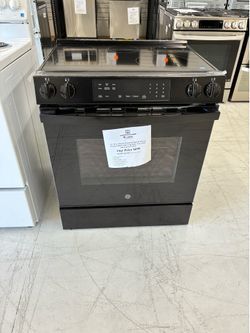 SWEET🍭 SUMMER DEAL😎 SAVE  $650 OFF MSRP 📉 on a Slide In Electric Range Stove