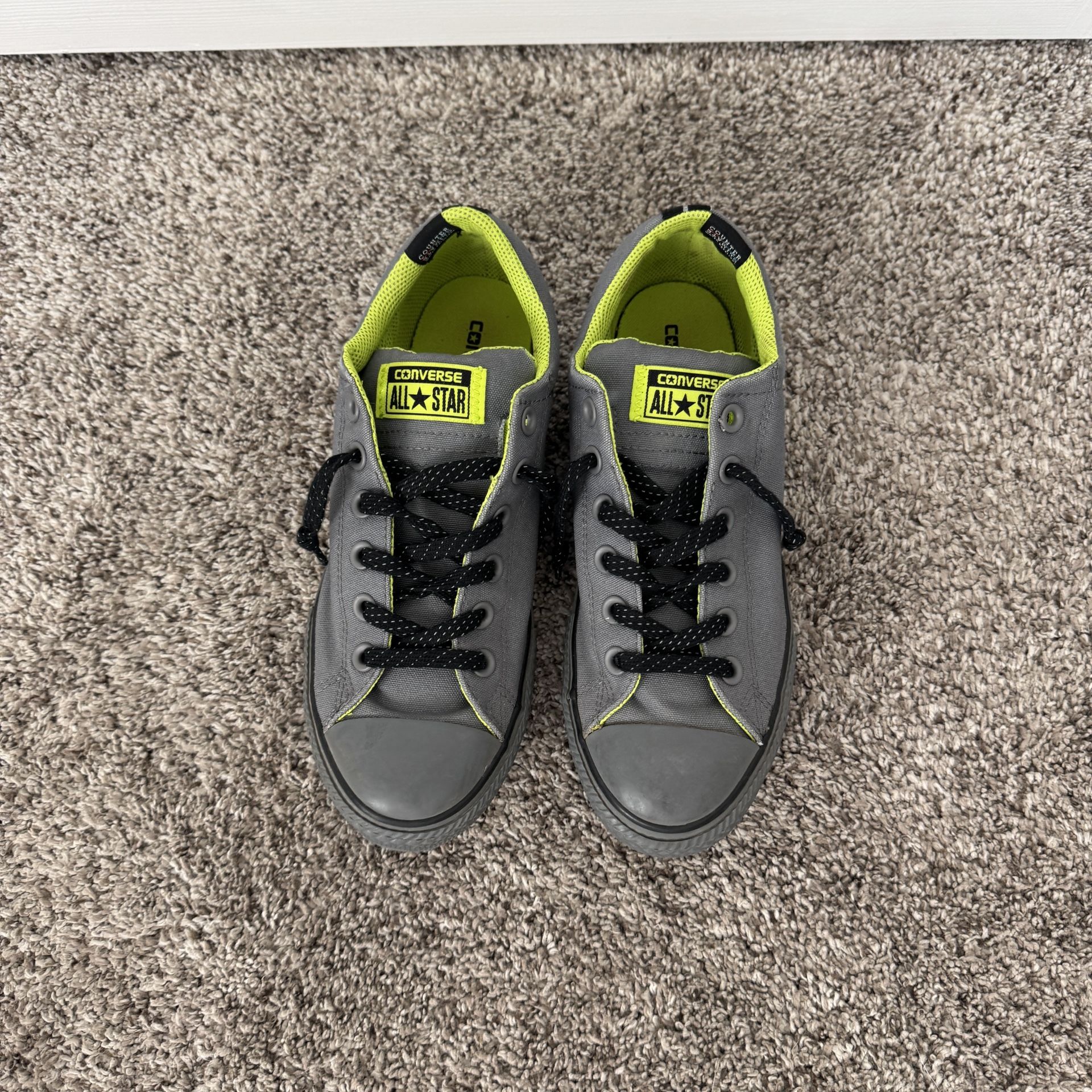 Shoes - Boy’s Shoes - Converse - Size 6