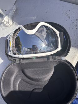 Snowboarding glasses for ebike